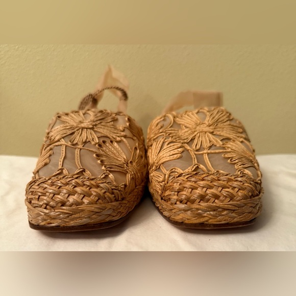 Stuart Weitzman Tan Floral Rufia, Organza Mesh Espadrilles, NWOB, Size 7-1/2 - Picture 5 of 11
